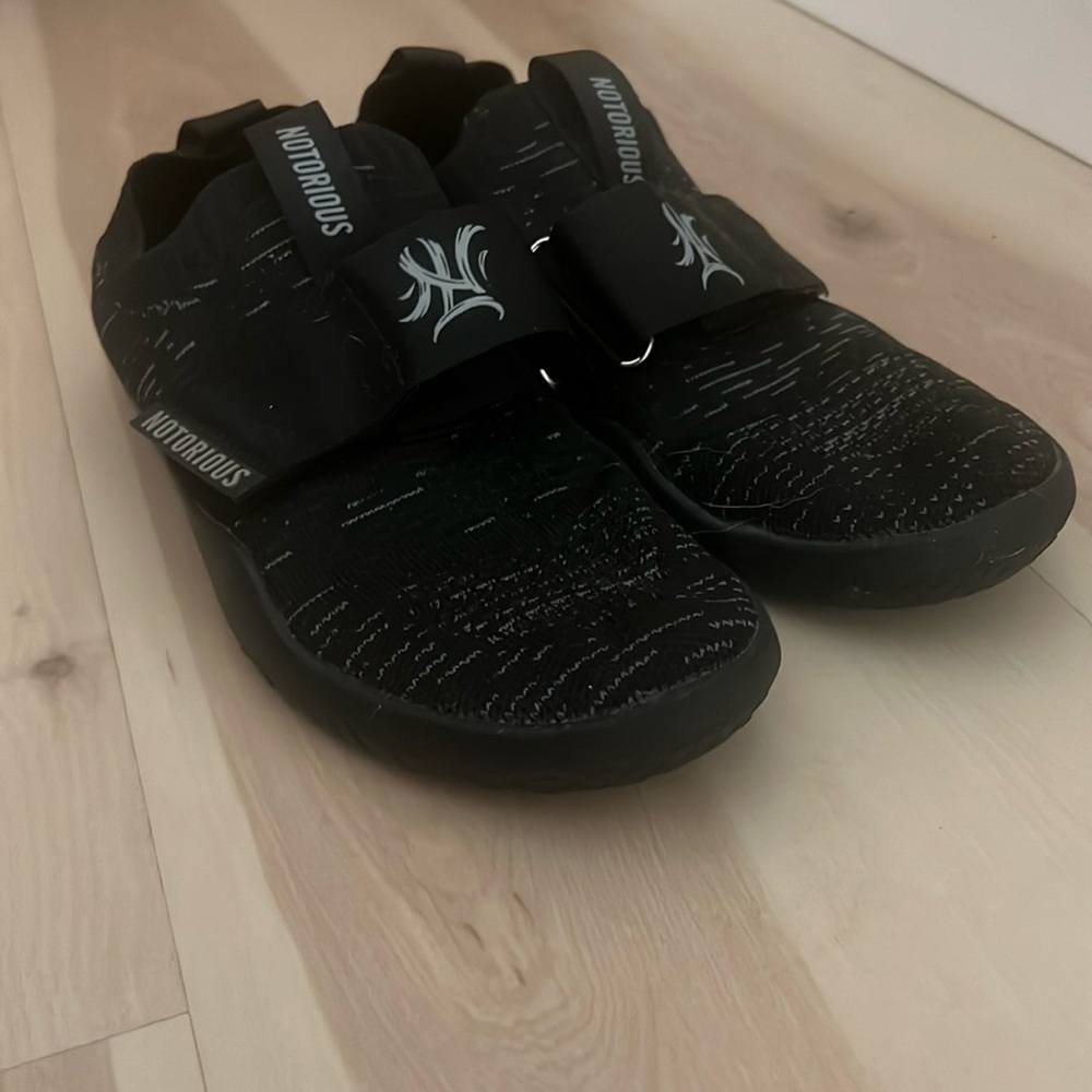Notorious Lift slippers size 41
